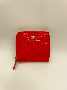 Pre-owned CHANEL 19 Series(2014) Watermelon Red Patent Leather Zipper Wallet Classic Quilted Pattern Silver Hardware size 12x1