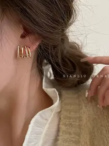 1 Pair Rhinestone Decorated Stud Earrings, Statement Earrings, Elegant Jewelry for Women, Trendy Jewelry As Gift for Party and Daily Life