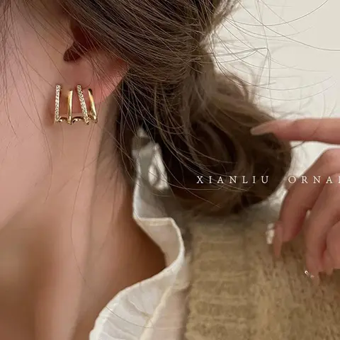 1 Pair Rhinestone Decorated Stud Earrings, Shining Earrings, Fashionable Earrings, Statement Earrings, Elegant Chic Gorgeous Jewelry for Women, Trendy Jewelry As Gift for Party and Daily Life