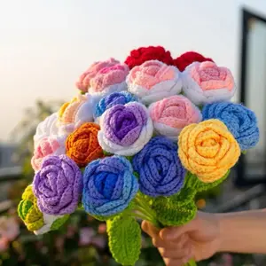 (3 pcs) Lifelike realistic Handmade 3 Pcs random color select Crochet Roses - Featherless, No Battery Required, Ideal for Valentine's, Mother'S Day & Birthday Gifts super romantic.