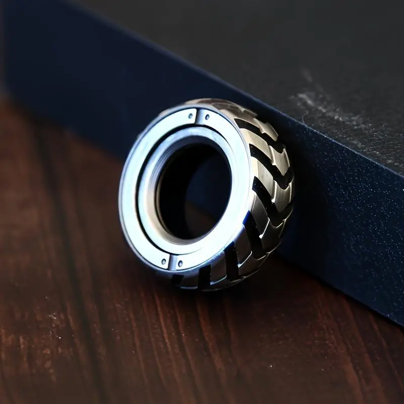 Stainless Steel Durable Fidget Ring, Infinitely Rotatable Metal Fidget Finger Ring, Stress Relief Toy for Adults, Stress Reliever, Sensory Stimulation, Casual Haptic Coin, Wheel Print Textured