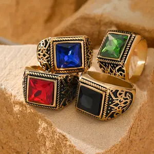 1 Piece of Retro Luxury Exquisite Embossed Pattern Inlaid Synthetic Zircon Men's Stainless Steel Ring Is Suitable for Giving As A Perfect Holiday Gift To Family and Friends, and As A Decoration for Friends' Gatherings and Carnival Events