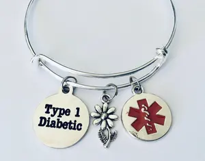 Type 1 Diabetic Medical Alert Bracelet with Daisy Charm | Silver Expandable Bangle Awareness Gift Health Support Gift Adjustable