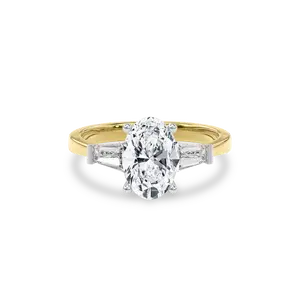 Daphnis Three Stones Engagement Ring Oval•Yellow Gold
