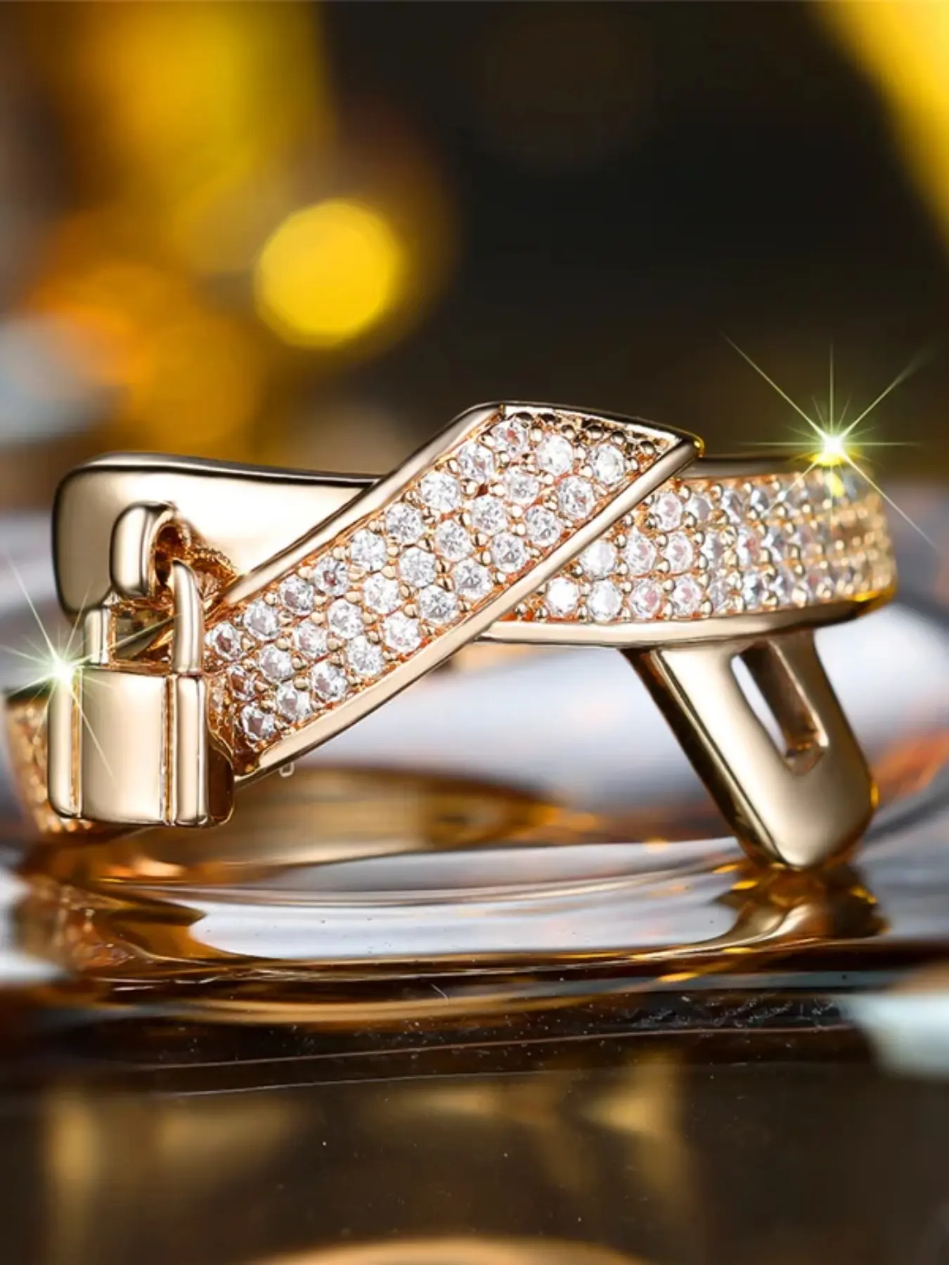 Lock-and-cross strap-shaped Rings for Women & Girls cubic zirconia Inlay Fashion Design Engagement Ring Daily Wear Jewelry Accessory for All Seasons