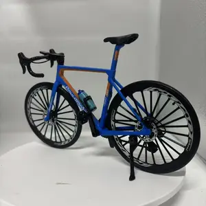 New Alloy Bicycle Model 1:8 Scale, Realistic Mountain Bike Downhill Road Bike, Decorative Ornament Figurine Gift Toy, Party Birthday Easter Present