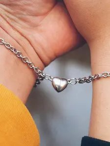 Magnetic Couple Bracelet Set – “Two Halves One Heart” Stainless Steel Interlocking Love Bracelets, Symbol of Mutual Attraction, Meaningful Gift for Him Her Anniversary Birthday