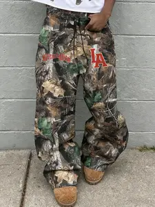 La Maple Leaf Camo Wide Leg Pants, American Street Style Loose Casual Trousers, All over Print Camouflage Fitted Pants for All Seasons