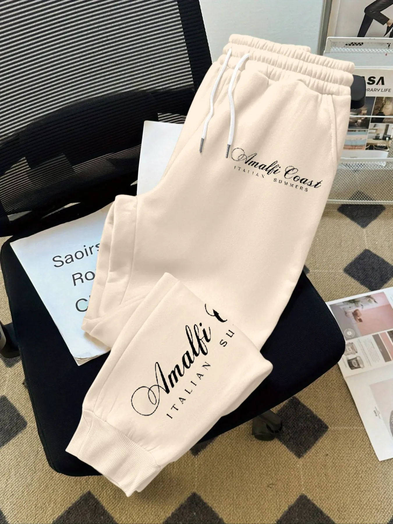 Men's Vintage Letter Jogger Pants, Casual Fitted Design, Elastic Waist, Soft Skin-Friendly Fabric, All Seasons Wear, Home, Commute, Light Leisure, Jogging Pants