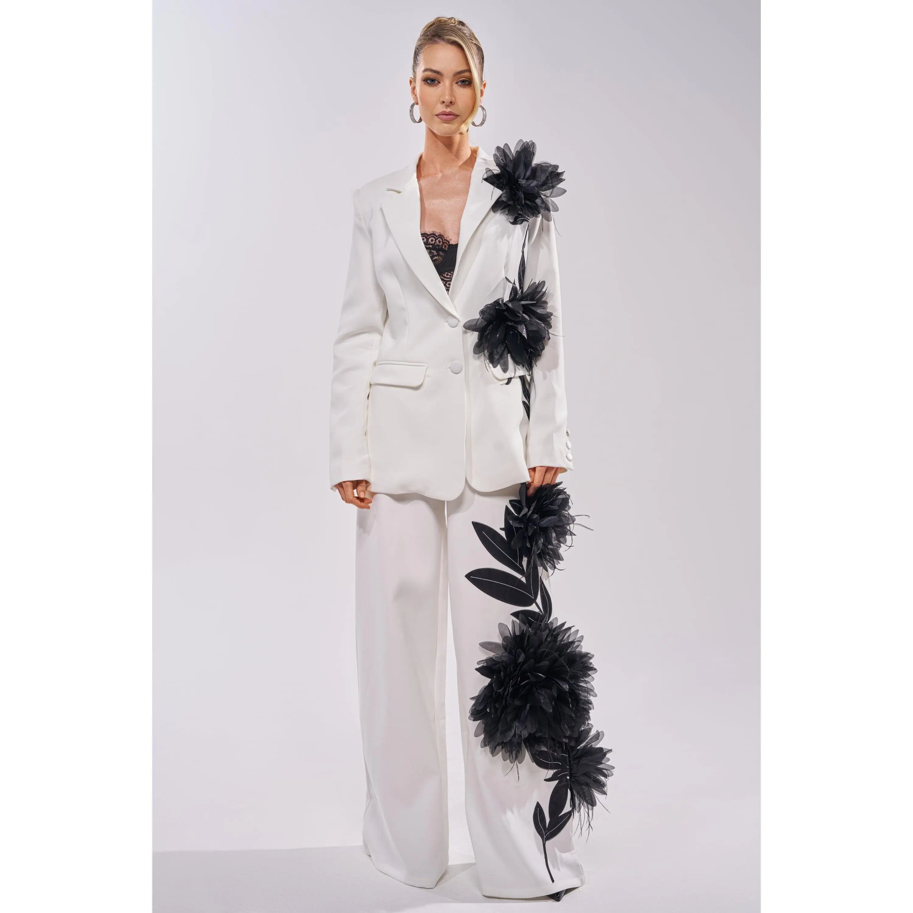 IN FULL BLOOM APPLIQUE TROUSER