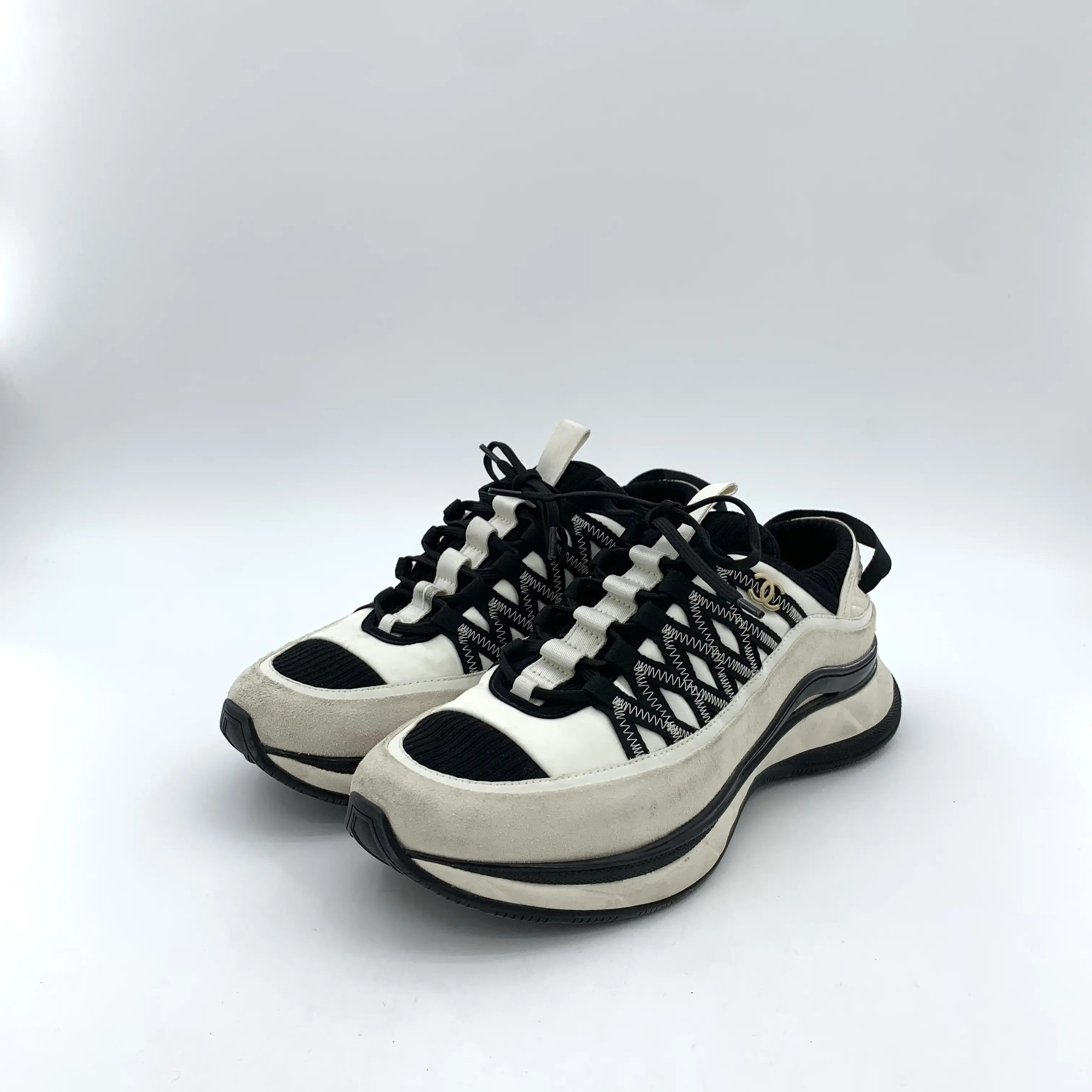 RDLTS— Chanel 25C Multicolor Leather Lace-Up Sneakers Size US 10.5