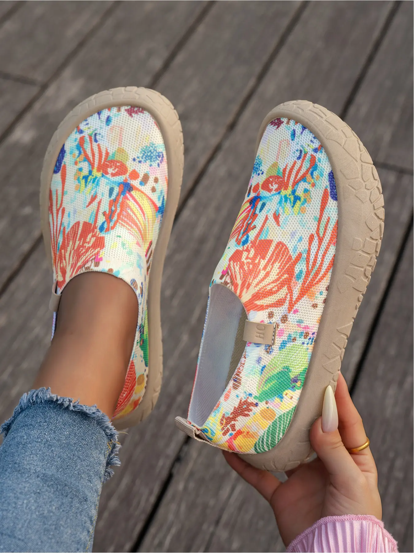 Watercolor flower floral print flying weave one foot casual Slip on Footwear shoes for women, breathable soft sole anti slip lazy shoes for spring and autumn outdoor wear, multi-color sports shoes, Summer Boho Shoes