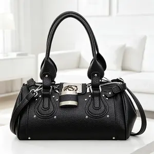 Classic black women’s crossbody bag, trendy handbag—suitable for banquets, work, and everyday travel.