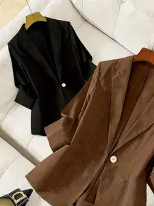 Women's two-piece plain color single-breasted double-pocket half-sleeve five-point Fitted suit jacket, suitable for spring and summer suitable for commuting outfit, Chic Elegant Womenswear
