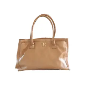 Pre-owned CHANEL Leather tote bags Beige Caviar Medium Executive Tote Bag 24k Gold Hardware 2004 2005