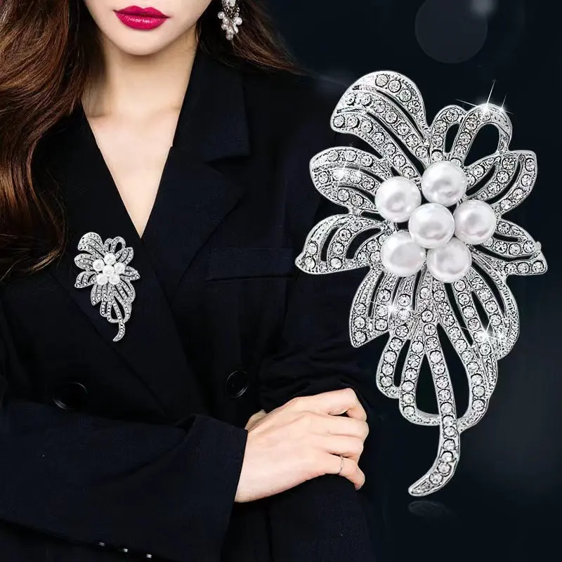 Elegant Floral and Butterfly Corsage Clip, Korean-Style Rose Gold Tone Brooch, Mixed Materials Versatile Ornament for Women's Clothes, Female, Mixed Color Butterfly