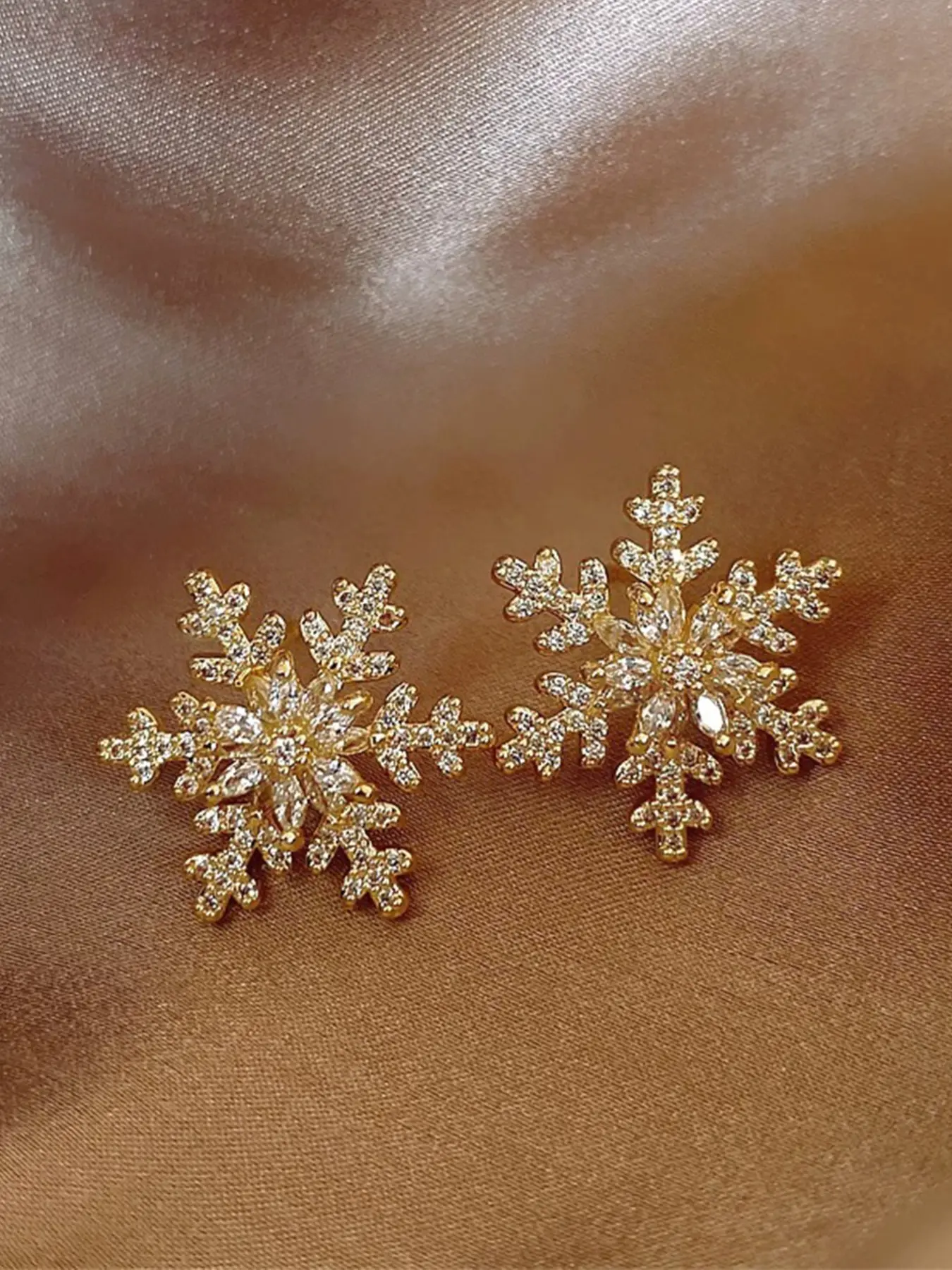 Elegant Women’s Fashion High Quality Stud Earrings with Snowflake Design, Luxury Style for Autumn & Winter Fashion, Perfect Holiday Gift for Christmas, Studs Earrings