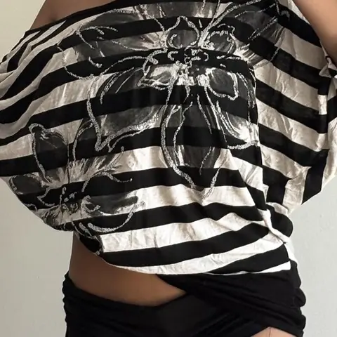 Women's Casual Oversized Loose-Fit Batwing Sleeve Tee, Long-Sleeve Lace Patchwork Top, Lightweight Summer Basic T-Shirt for Daily Wear, Casual Everyday Tops