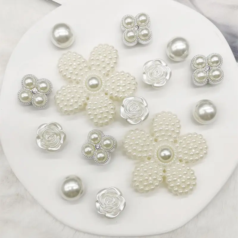 14PCS ABS Resin White Big Flower Shoe Charms, Cute Shoe Decorations, Shoe Charm Set, Rhinestone Shoes Decorations, Removable Faux Bead Decorative Shoe Accessories, DIY Rose Shoe Clips Fit Women Sandals Slippers, Birthday Party Gifts