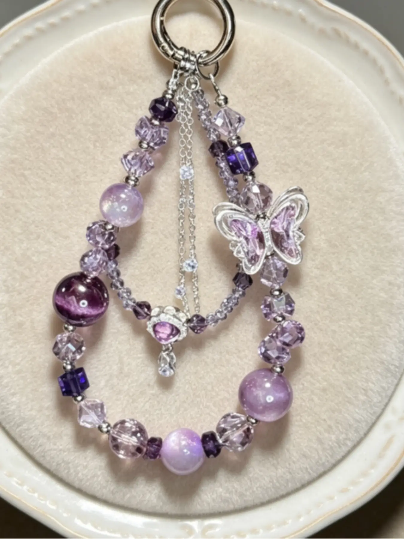 Butterfly Beaded Phone Chain Pendant, Elegant Fashion Accessory, High-End Heart Bag Charm, Versatile Jewelry for All Occasions, Cell Phone Charm, Mobile Phone Chain, Phone Accessories