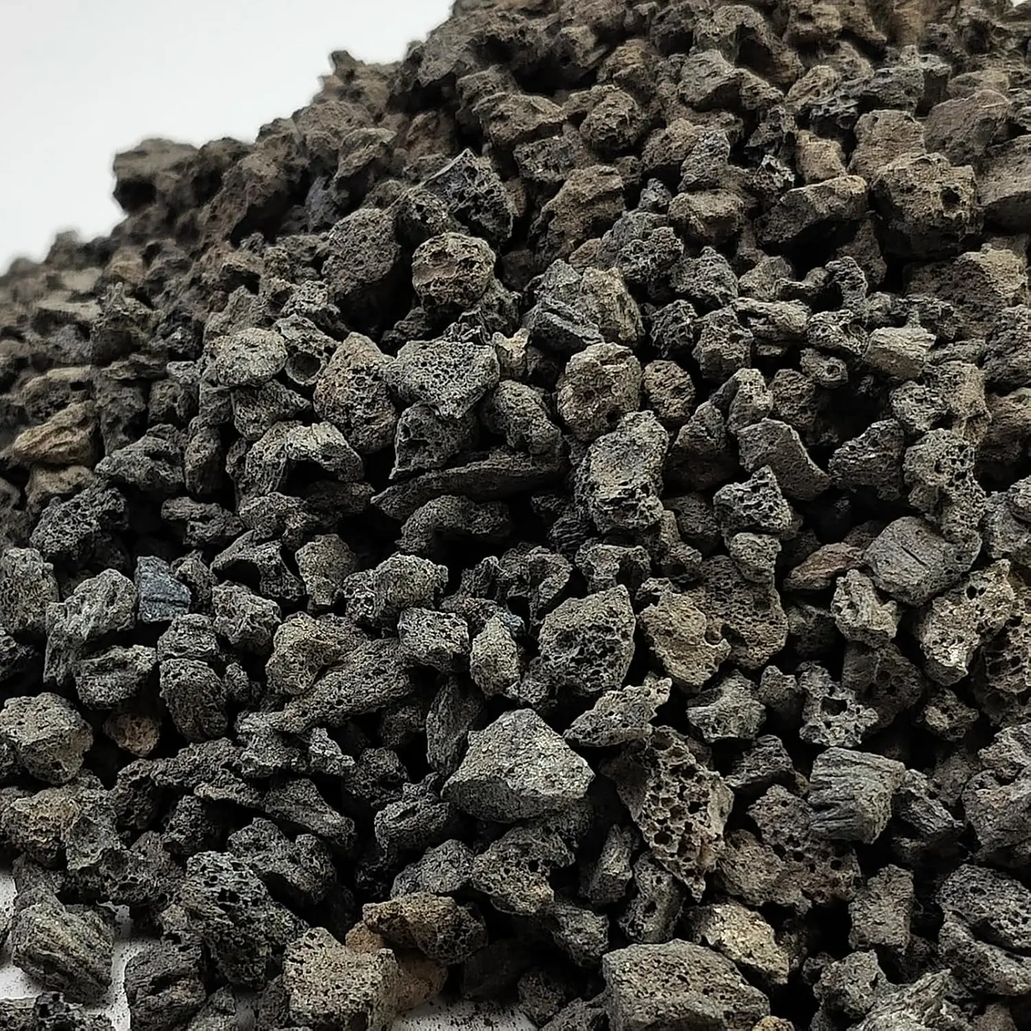 2 lbs Black Lava Rocks for ,1/4 Inch Crush Volcanic Rock Pumice Soil Additive for Succulent Aquarium Cactus Bonsai Fire Pits and Garden Landscaping