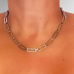 CARRIE NECKLACE CARRIE NECKLACE