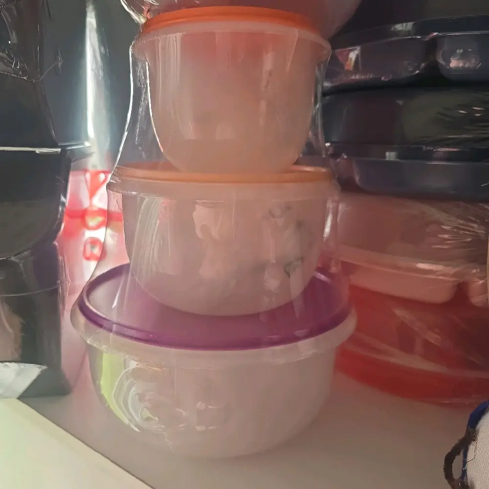 Mixing bowls Tupperware set of 3 variety sizes mix whip n more kitchen