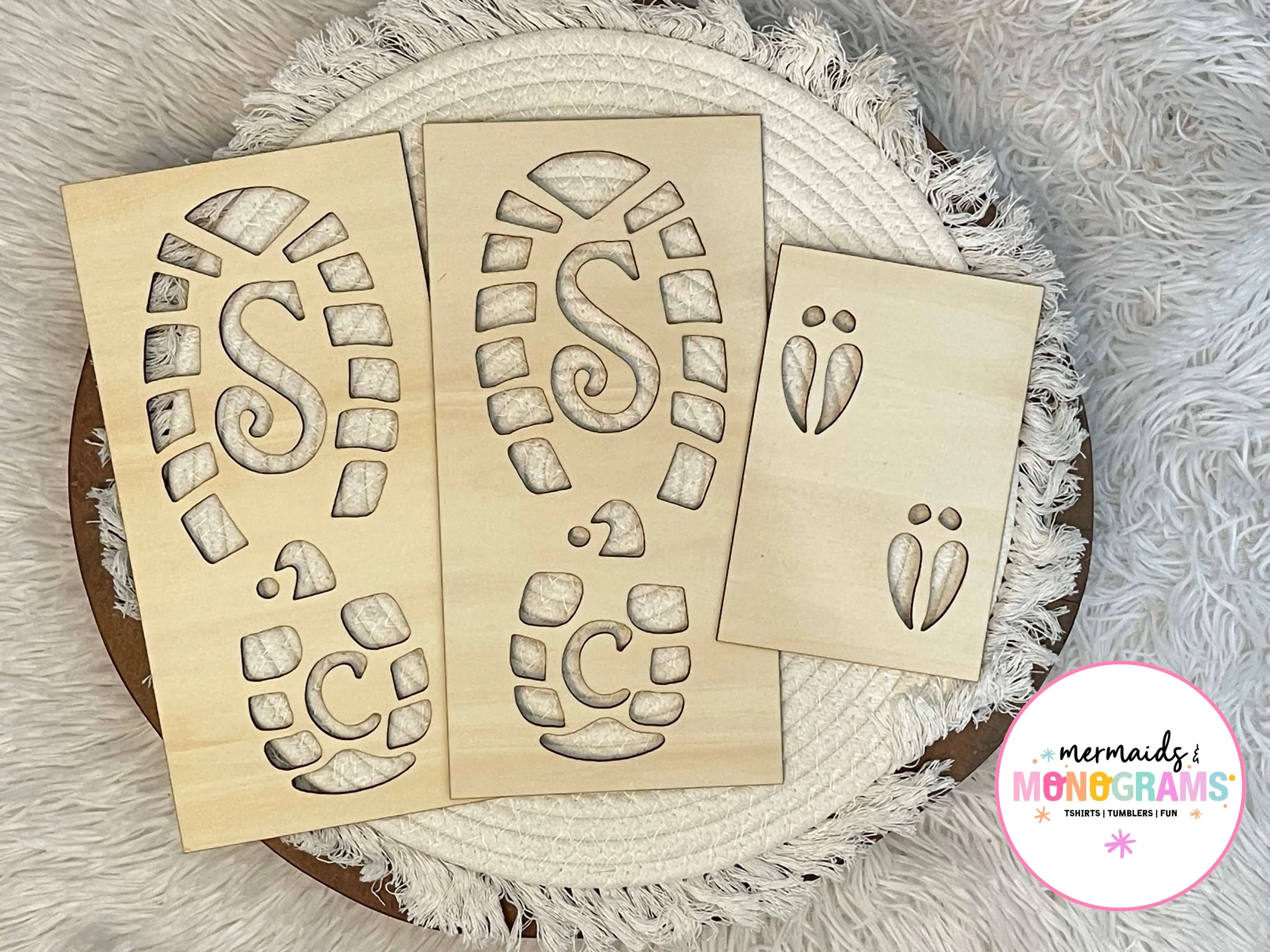 Santa Boot & Reindeer Footprint Stencil Set – Christmas Magic Trail Kit