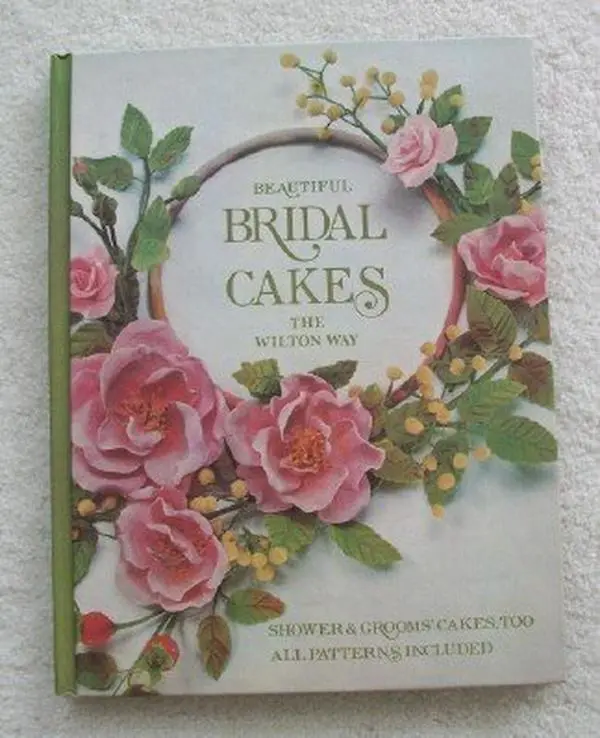 USED Book - Beautiful Bridal Cakes : The Wilton Way/908-117 by n/a (Hardcover) - english, Cake Designs, Flower Cakes