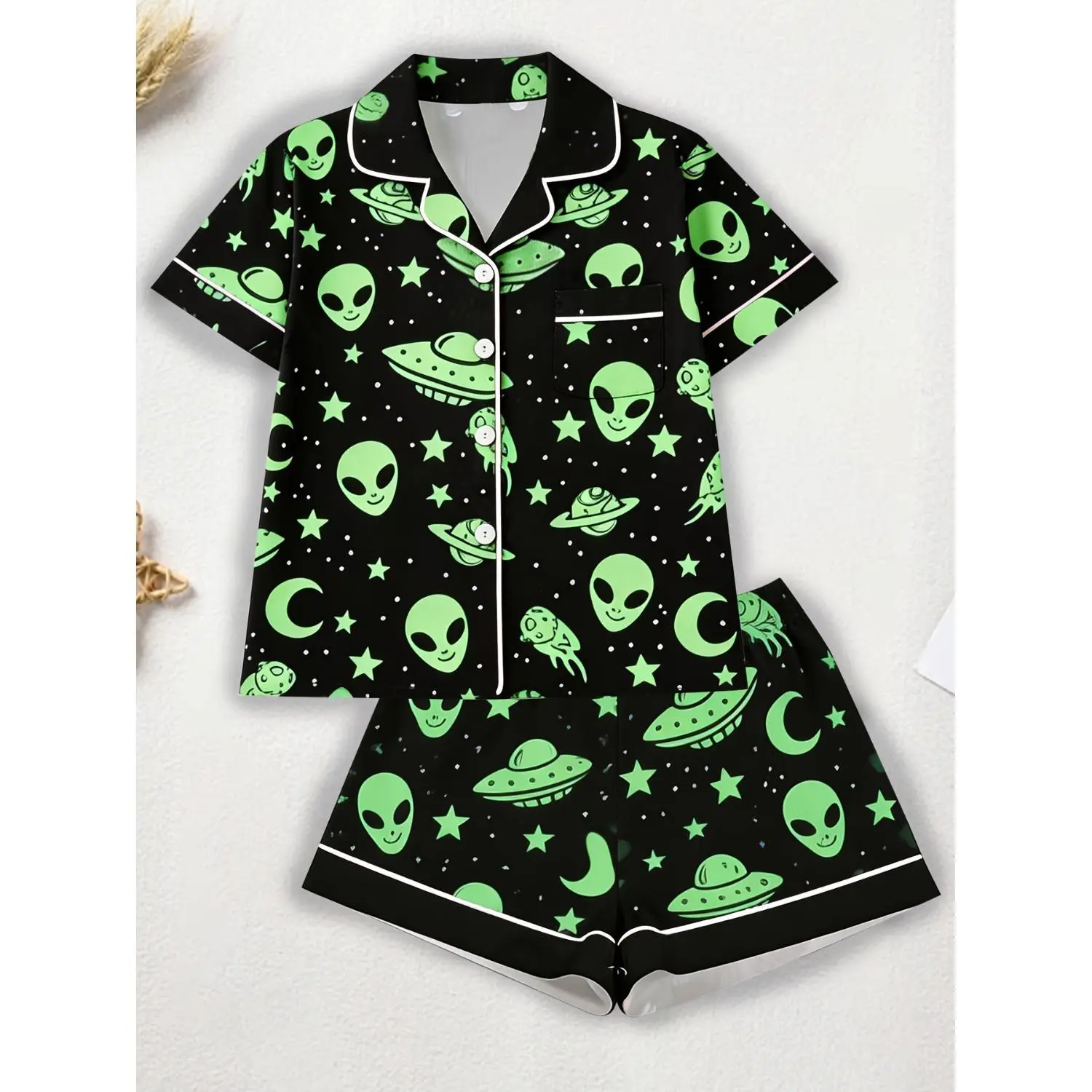 2-Piece Women's Alien UFO Print Pajama Set, Short-Sleeve Cardigan and Shorts, Versatile Outerwear, Casual Loungewear Set