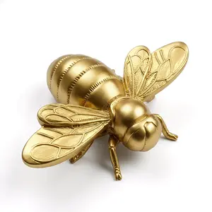 Vintage Gold Bee Wall Sculpture - Aesthetic Resin Bumblebee Art for Gallery Wall, Classic Antique Style Home Decor for Office & Study, Sophisticated Nature Inspired Room Ornament, Creative 3D Animal Figurine, Unique Housewarming Gift, 1pc