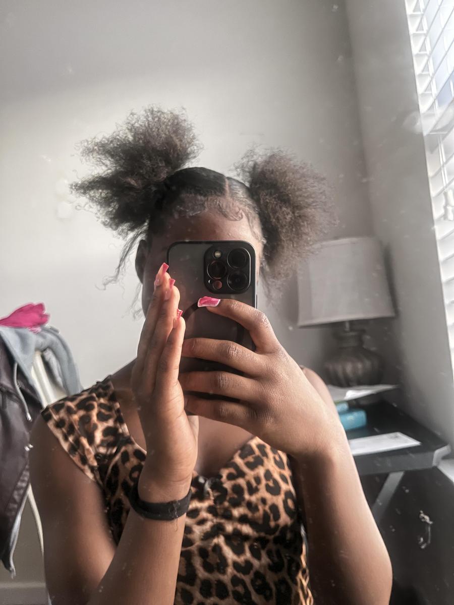 Item: A box of 24 pieces, Plain