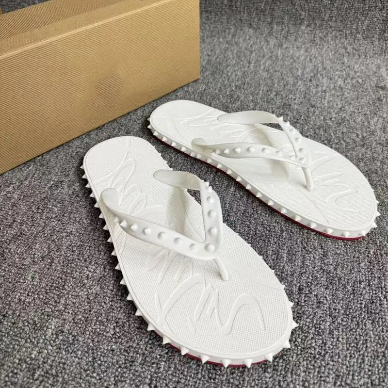 Red studded flip over slippers, men's and women's casual lightweight slippers, summer British fashionable beach flat slippers _ Outdoor sports studded decorative sandals suede sandals,portable,slip-resistant