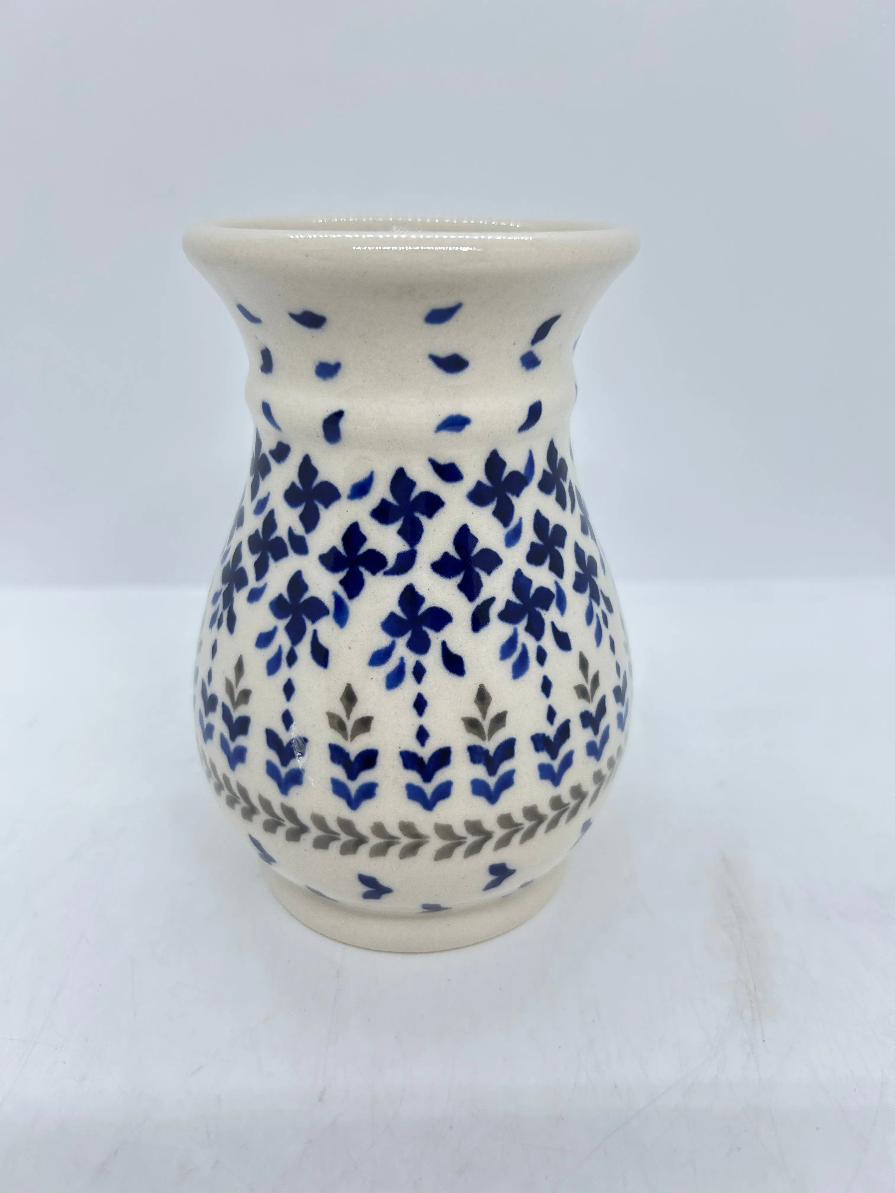 Ribbed Vase - 005 - U3