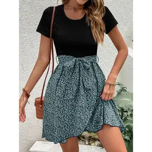 Women's 2-Piece Fitted Spliced Sports Outerwear Set - Light, Elegant Boho Short-Sleeve T-Shirt & Floral Short Skirt, Casual Everyday Wear for Summer Commuting & Home Use
