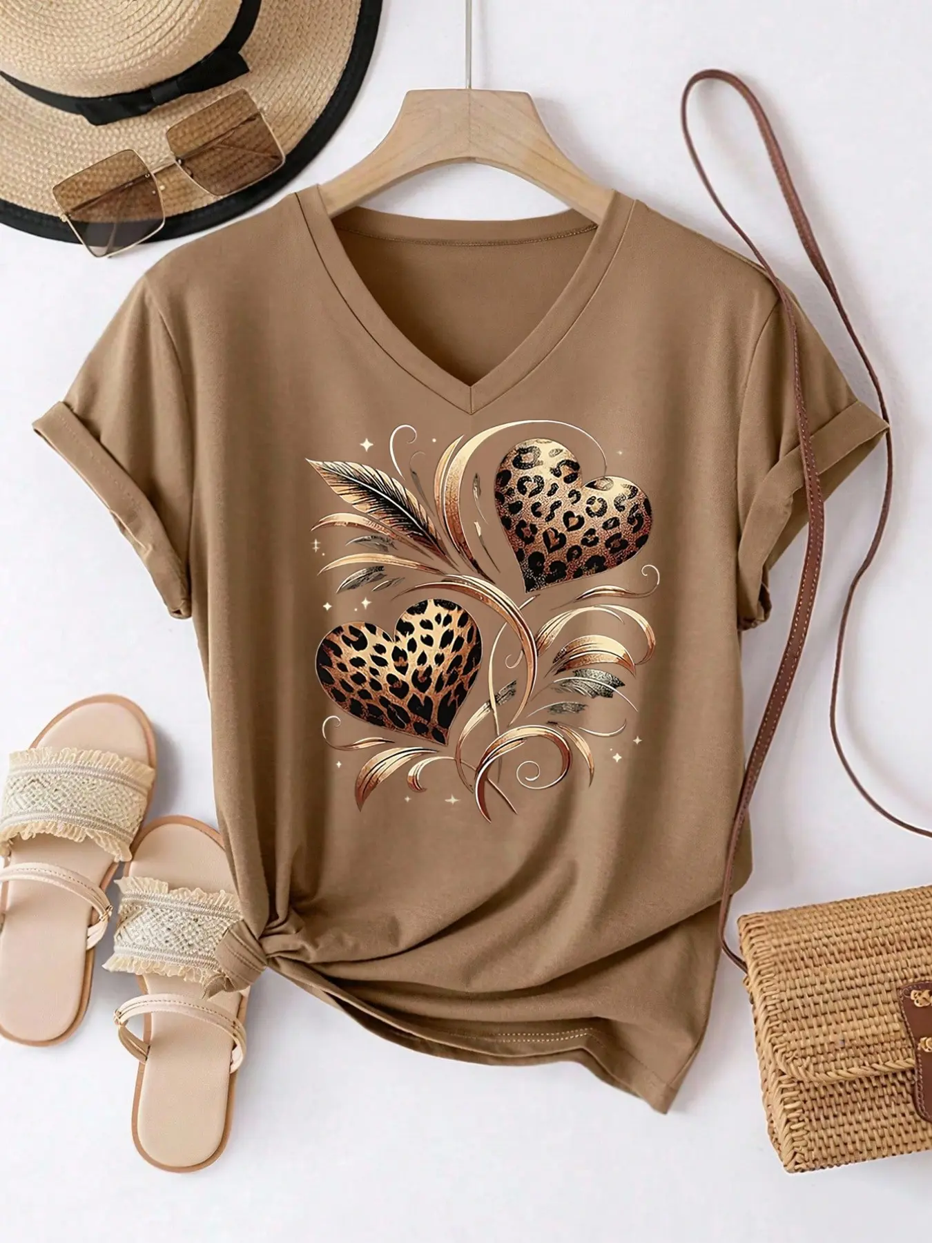 Women's V Neck Short Sleeve T-Shirt with Floral Leopard Print Heart Design, Boho Floral Graphic, Casual Fitted Style, All Seasons Wear, Top, Womenswear, Summer, Lady