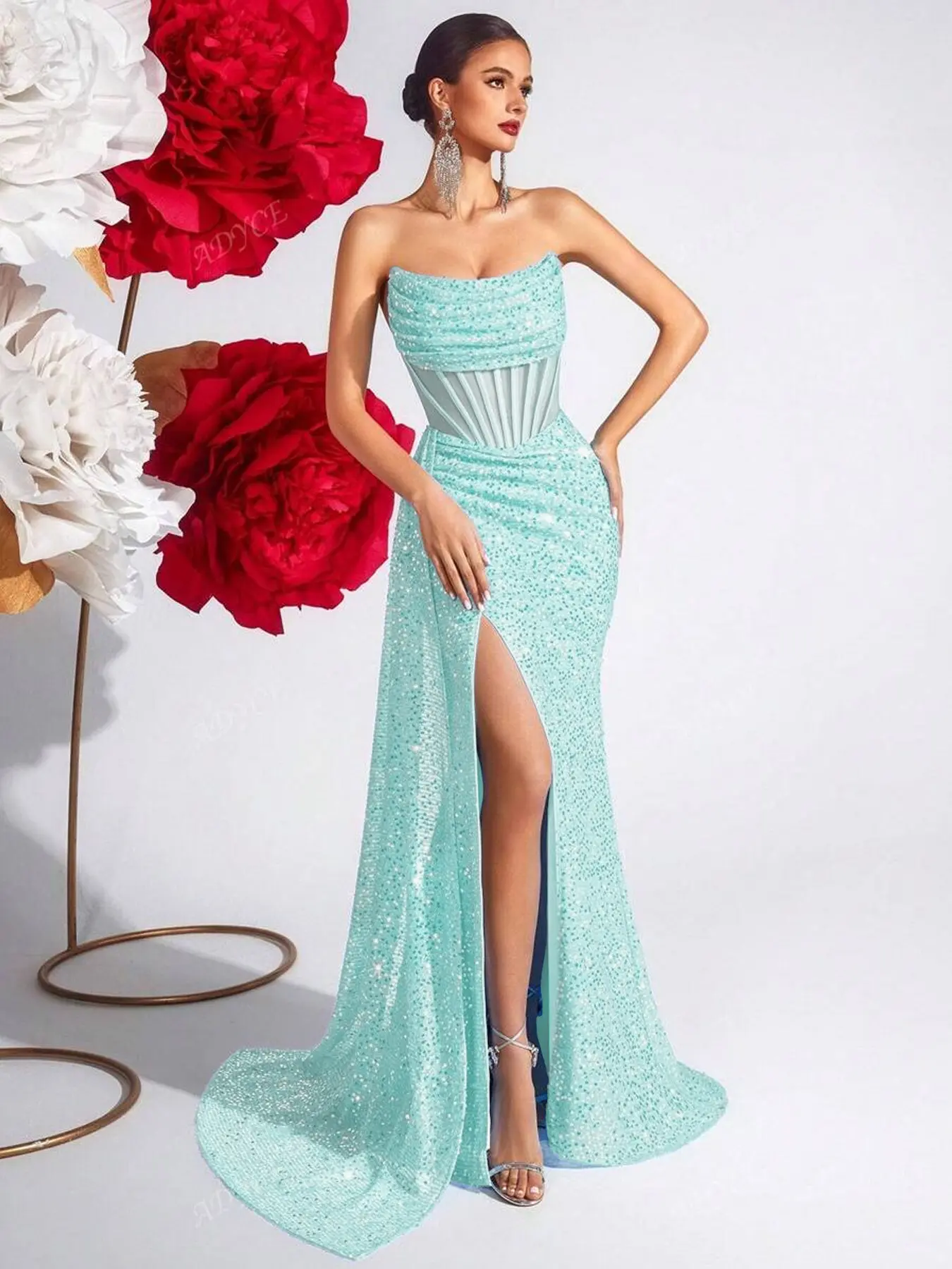 CF New sequin strapless long dress with a slit and train, featuring a fresh and elegant CF New sequin strapless long dress with a slit and train, featuring a fresh and elegant