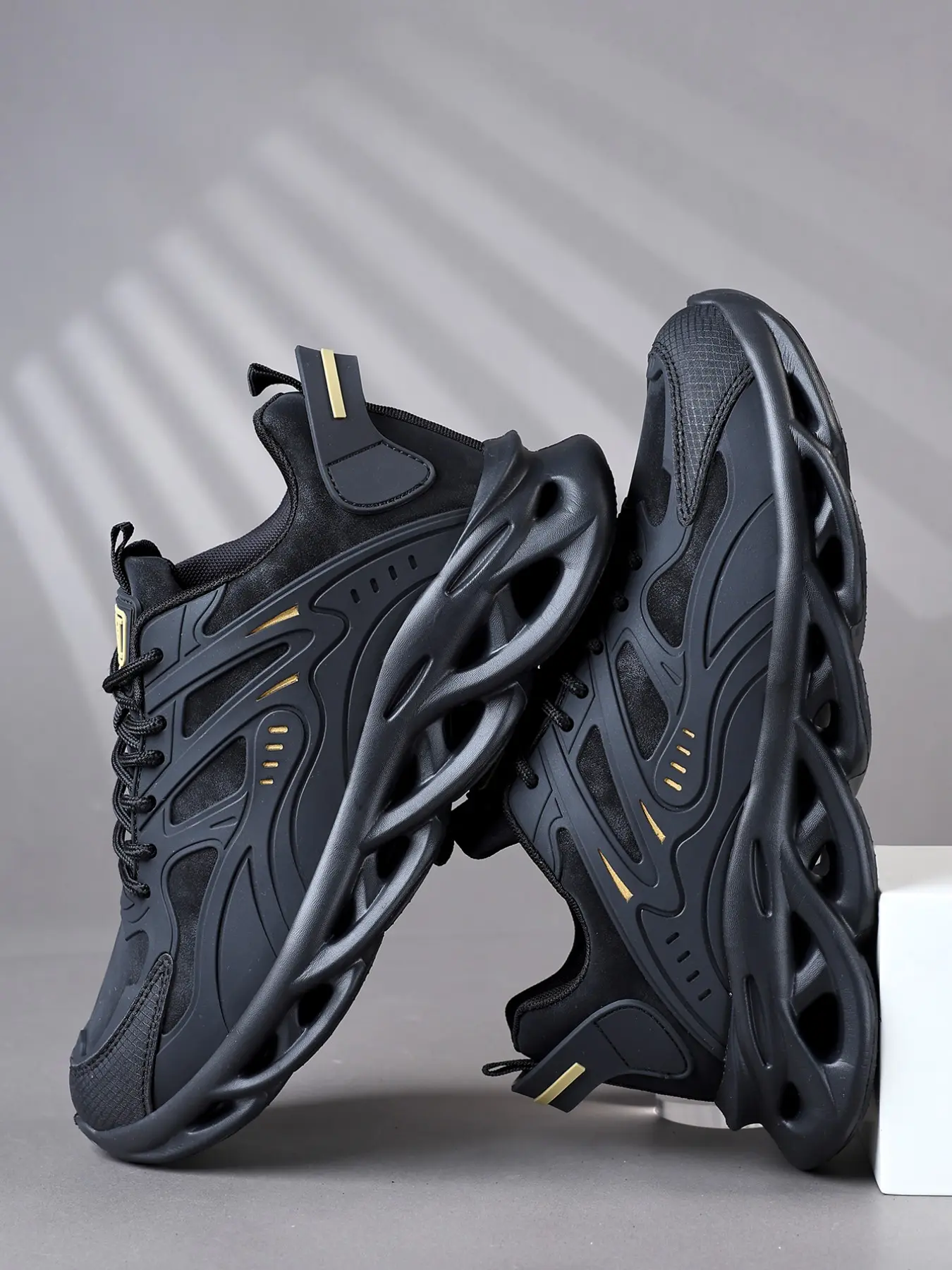 Men's Gold Tech Sports Shoes, Futuristic Skeleton Design, Cloud-Like Soft Sole Shock Absorption, Ideal for Commuting and Weekend Travel