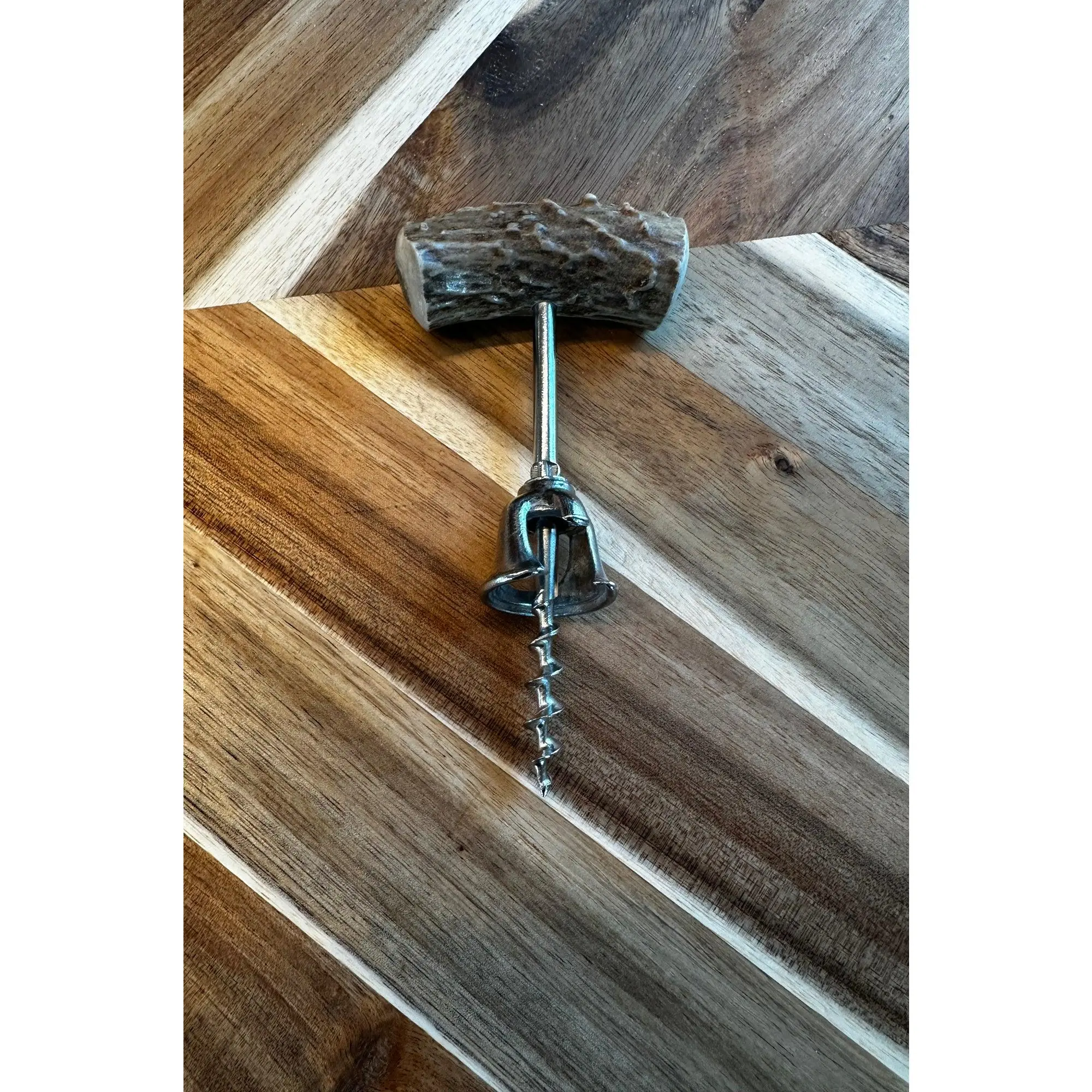 Vintage horn-handled corkscrew with steel worm
