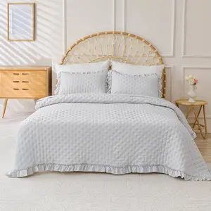 Karials King Bedspread Set 3-Piece - Reversible Grey White Quilted Coverlet with 2 Pillow Shams, Lightweight Soft Polyester Quilt Bedding Set for All Seasons, Durable Stitching, Machine Washable