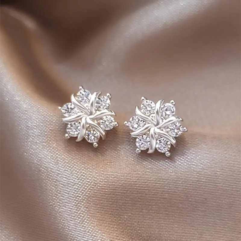 Women's New Fashionable S925 Silver-Plated Snowflake Earrings - Expensive-Looking, 3D Diamond-Crystal, Crystal Ice, Luxury Inspired, Small, Sophisticated Premium Quality Earrings, Expensive-Looking Earrings, 3D Diamond-Crystal Earrings