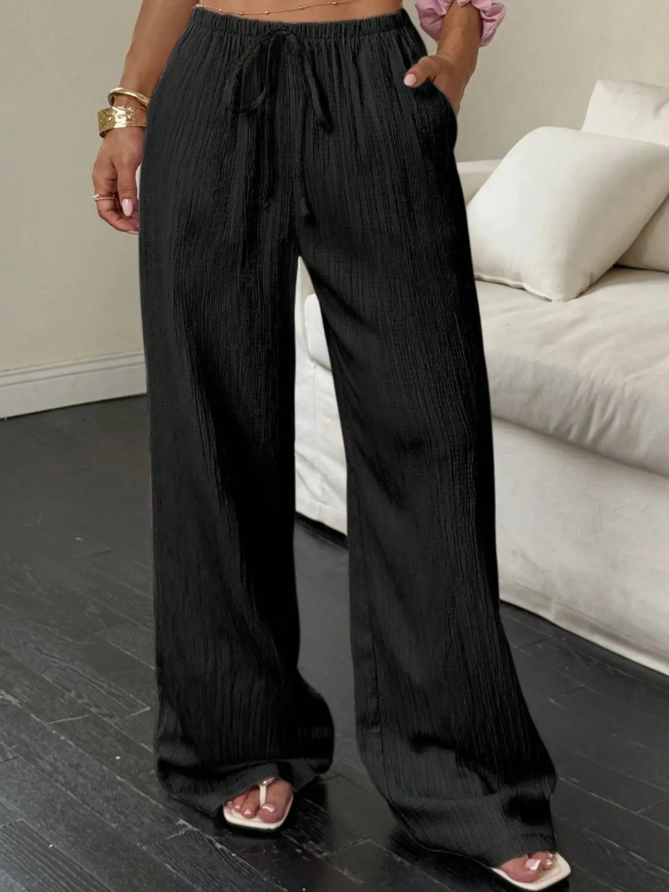 New Women's Textured Fabric Wide Leg Loose Oversized Pants Fit with Adjustable Drawstring and Pockets, Casual Long Trousers for Commuting, Stylish Ladies' Fashion