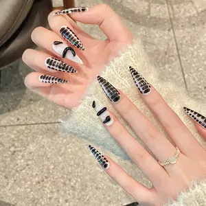 python pattern hot girl European and American long pointed style finished product is unique, versatile and elegant. It can be disassembled and reused. Students and pregnant women wear false nail patches
