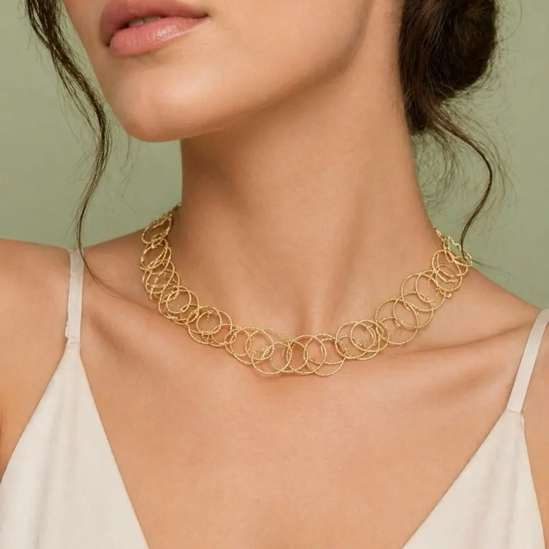 Elegant Gold Tone Interlocking Circle Choker Necklace for Women's Fashion Accessory