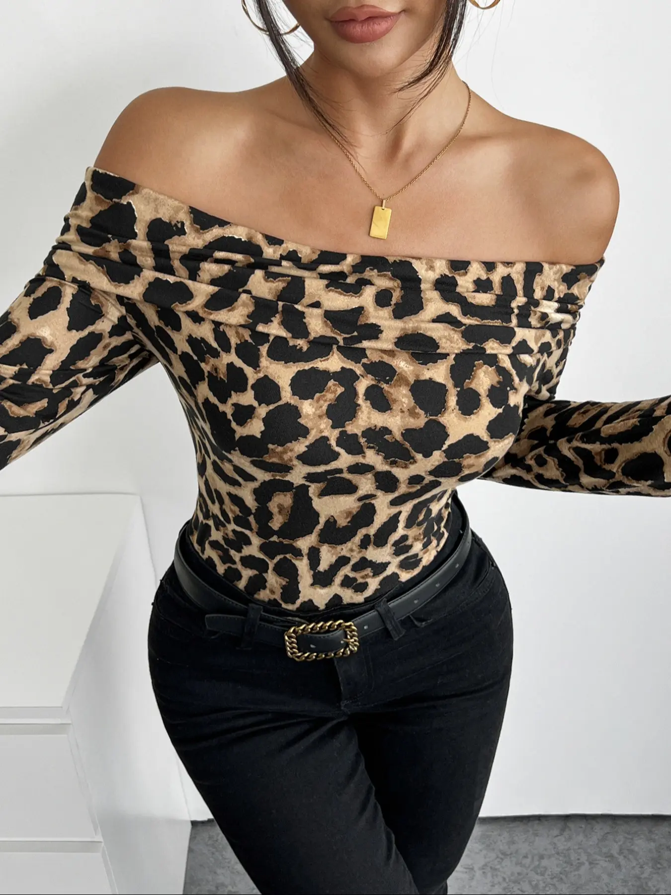 Women's Sexy One-Shoulder Leopard Print Slim-Fit Long Sleeve Lightweight Knit T-Shirt, Casual Fashion Top for Spring & Fall, Comfortable Daily Wear Knitwear