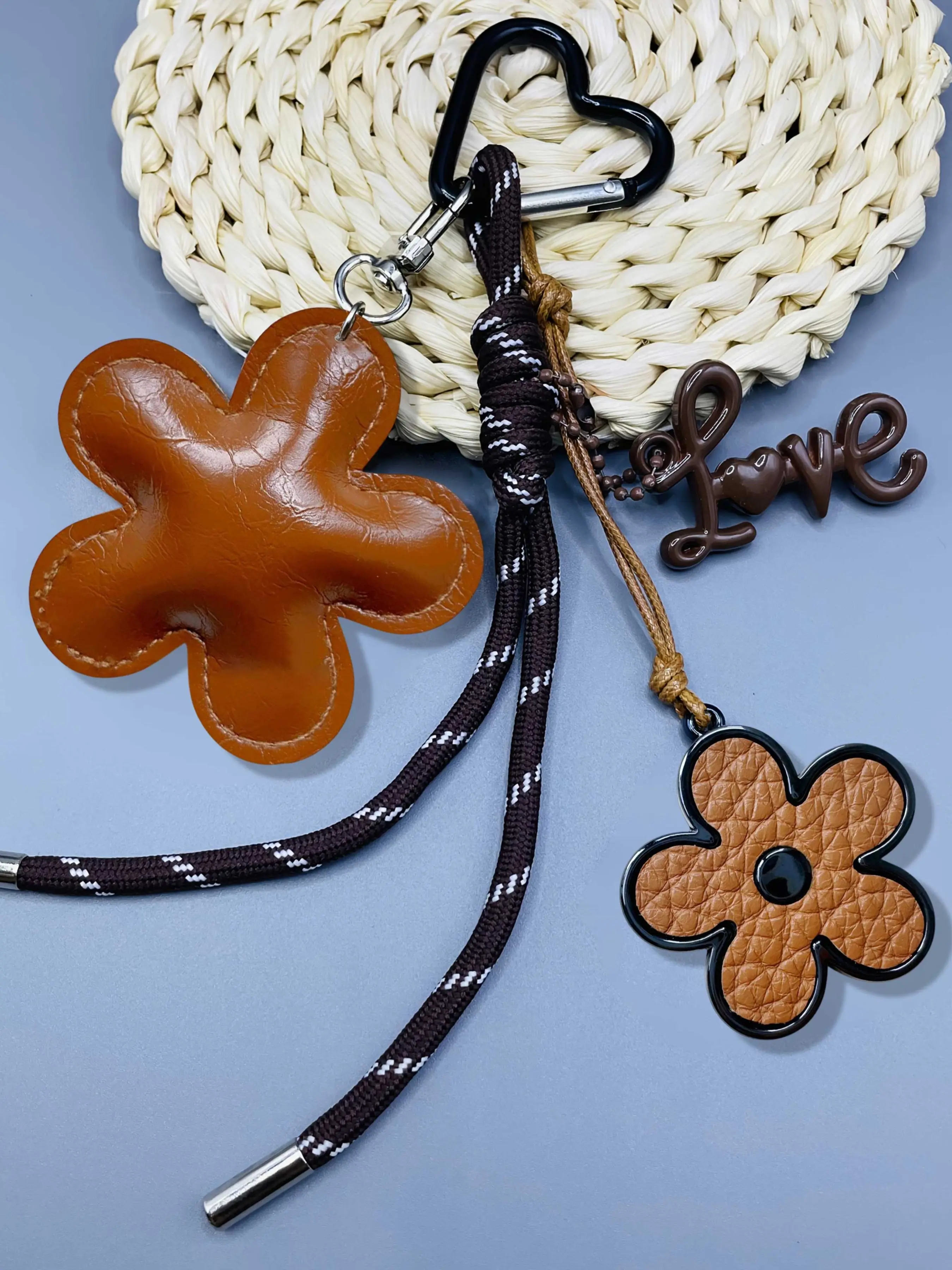 PU Leather Sunflower Floral Keychain, Keychain for bags, 5-Petal Flower Pendant Heart & Love Letter Beaded Charms, Leopard Floral & Woven Rope Cord Lanyard, Bag Purse Charm Accessories, Hanging Ornaments, Trinket Gift