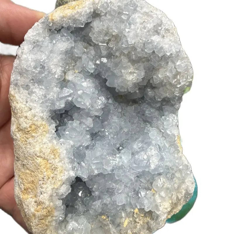 Blue calcite