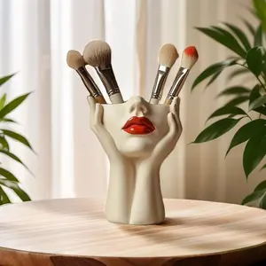 Red Lips Bohemian Style Decorative Ornament Stowable Easy Stowing Home Decor Statue for Any Space Ideal for Elegant Bohemian Charm Decoration