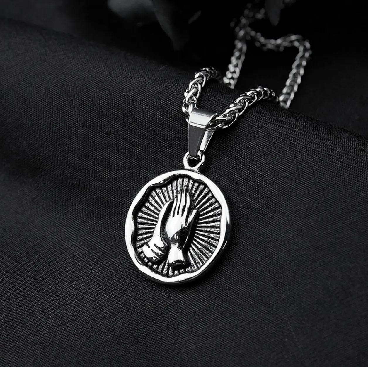 316L Stainless Steel Serenity Prayer Praying Hands Coin Medal Pendant Necklace