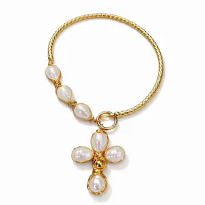 Maite Jewelry.                                                 PERLA IMPERIAL collar y cruz